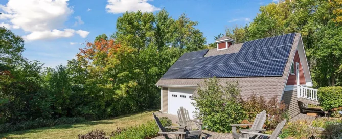 The Best High-Efficiency Solar Panels for Small Roofs: More Power, Less Space