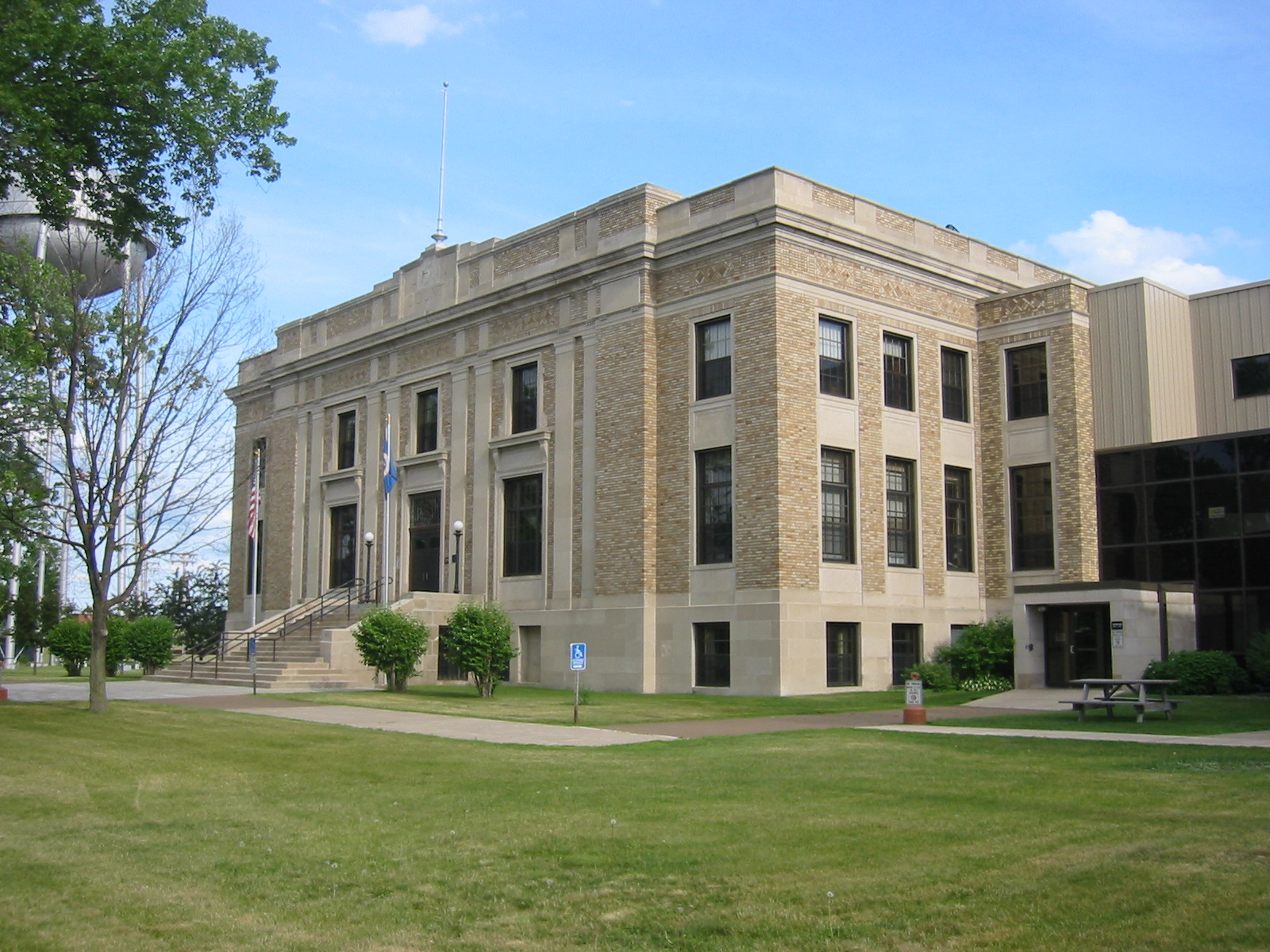 Historic courthouse building in Minnesota, representing Wolf River Electric’s commitment to community-focused solar and energy solutions. Historic courthouse building in Minnesota, representing Wolf River Electric’s commitment to community-focused solar and energy solutions.