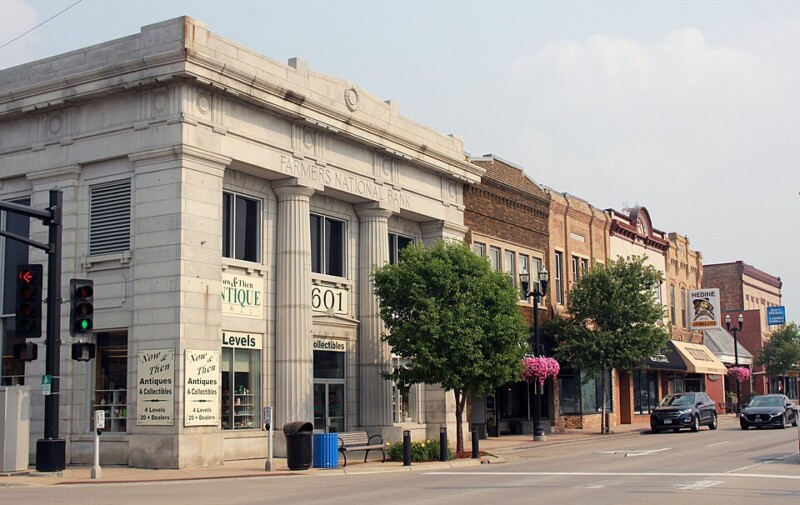 Businesses on the southwest corner of Broadway Street at 6th Avenue in Alexandria, Minnesota.