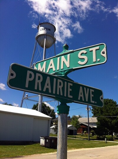 Canton street signs - Main Street and Prairie Ave.