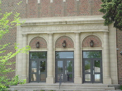 A front shot of Kasson Public School.