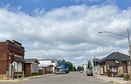Snow-covered Minneapolis home with rooftop space suitable for solar panels, residential solar installation opportunity by Wolf River Electric Snow-covered Minneapolis home with rooftop space suitable for solar panels, residential solar installation opportunity by Wolf River Electric