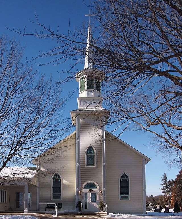 Snow-covered Minneapolis home with rooftop space suitable for solar panels, residential solar installation opportunity by Wolf River Electric Snow-covered Minneapolis home with rooftop space suitable for solar panels, residential solar installation opportunity by Wolf River Electric